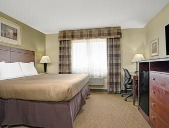 Super 8 By Wyndham Hotel