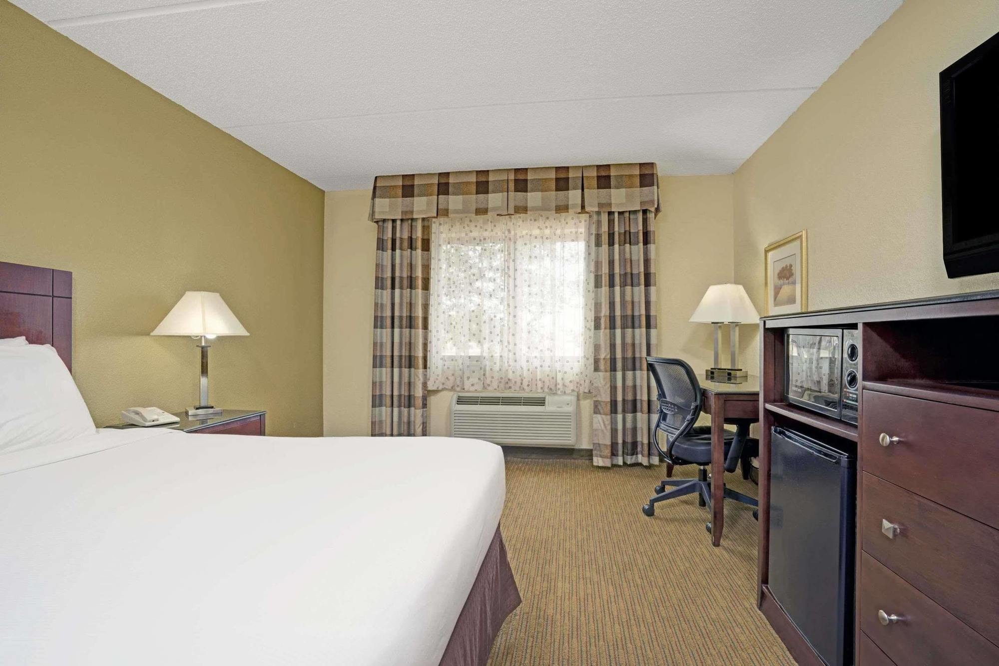 Super 8 By Wyndham 2* Monticello